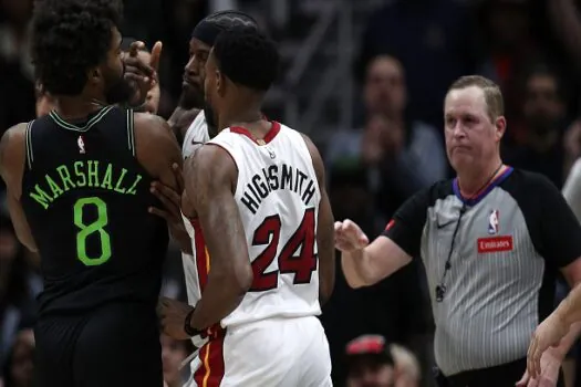 Briga generalizada na NBA termina com quatro jogadores expulsos