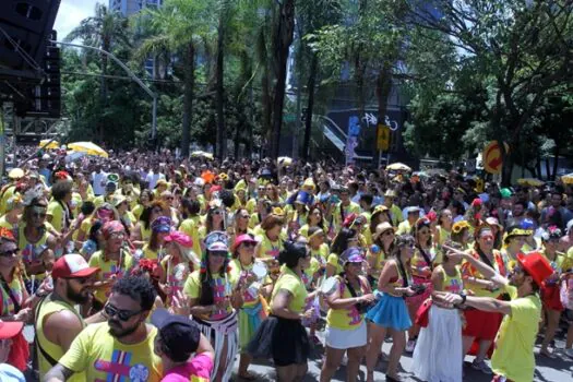 Vilão do Carnaval, calor afeta shows e eleva atendimentos médicos