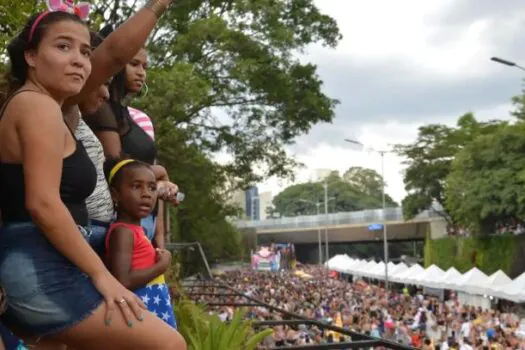 É mais do que pré: já é carnaval em São Paulo