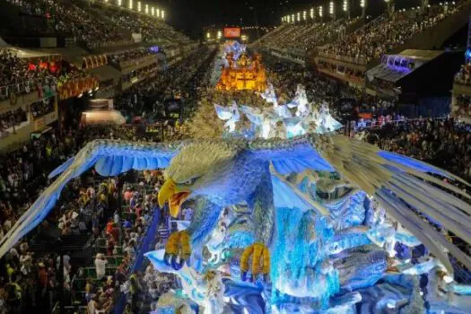 Fiscalização notifica 12 escolas de samba do grupo especial do Rio