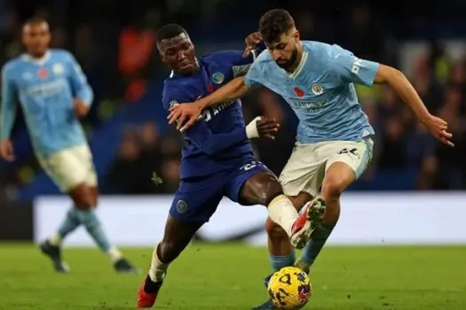 City sai atrás, pressiona Chelsea e arranca empate em jogo com ‘lei do ex’