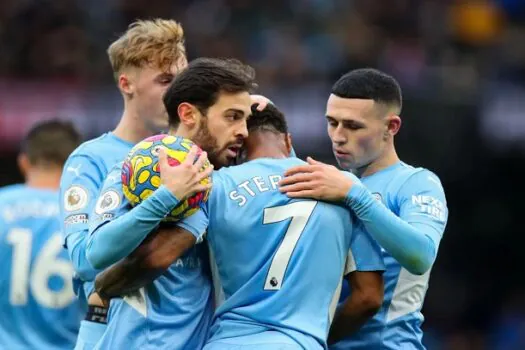 Manchester City derrota Everton com 2 gols de Haaland e assume a liderança do Campeonato Inglês