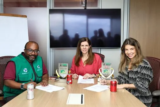 Sistema Coca-Cola Brasil investe na reciclagem inclusiva e fortalece parceria com catadores de materiais recicláveis