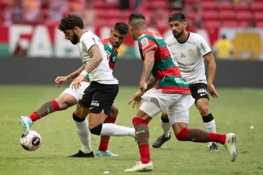 Corinthians estreia António Oliveira em duelo direto com a Portuguesa