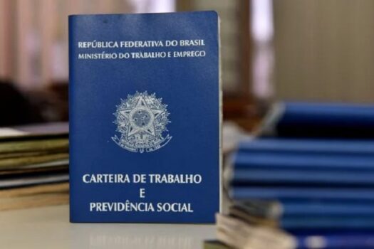 1,8 milhão de desempregados buscam trabalho há 2 anos ou mais, menor número desde 2015