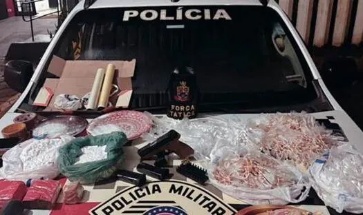 PM prende seis e apreende mais de 2,4 mil de drogas em Botucatu