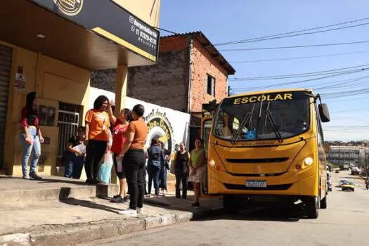 Educadores da rede municipal de Diadema fazem leitura de mundo no entorno das escolas