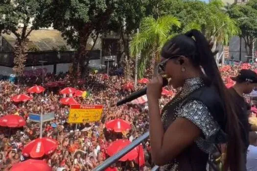 Ludmilla fala após problemas com calor em bloco de carnaval: ‘Dor no coração’