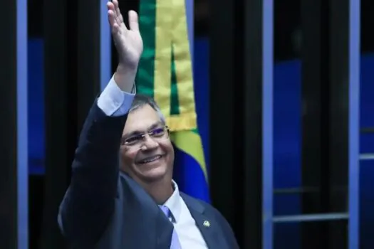 Em despedida do Senado, Flávio Dino diz que agirá pela harmonia dos poderes