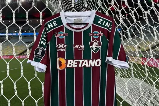 Fluminense lança novo uniforme que estreia na disputa da Recopa diante da LDU