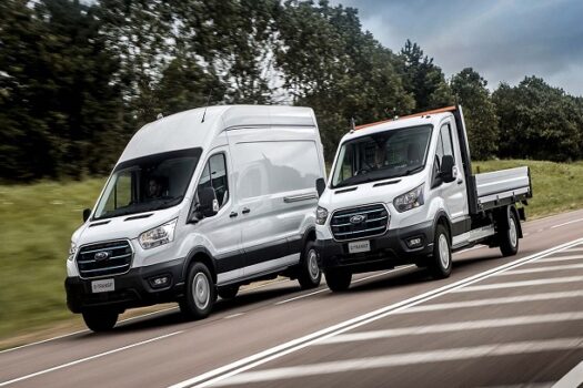 Ford Pro anuncia o início de vendas da van elétrica E-Transit com nova versão chassi