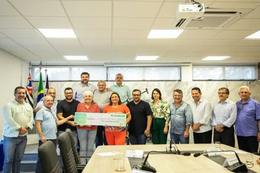 Auricchio entrega R$ 50 mil aos vencedores do Prêmio IPTU da Virada