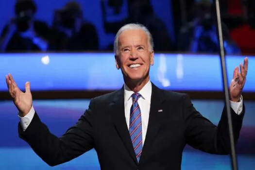 Biden vence primária da Carolina do Sul, projeta imprensa