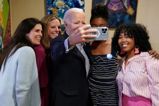 Biden usa primária na Carolina do Sul como laboratório para voto negro