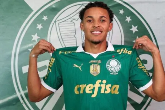 Palmeiras anuncia a contratação de Lázaro