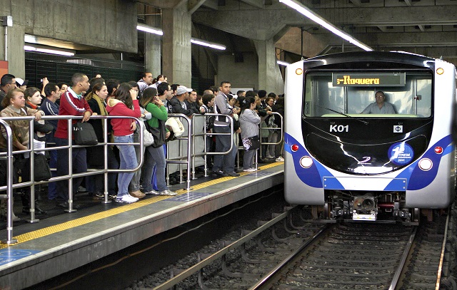 Alckmin entrega cinco novos trens do Metrô e CPTM