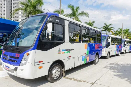 São Bernardo entrega 10 micro-ônibus em nova etapa da renovação da frota municipal