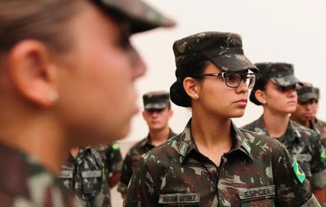 mulheres-no-exercito