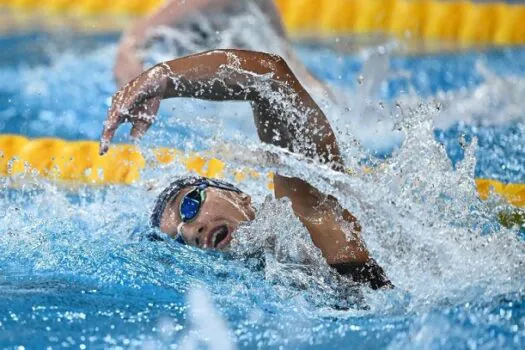 Brasil bate novo recorde e é 4º no 4x200m feminino no Mundial