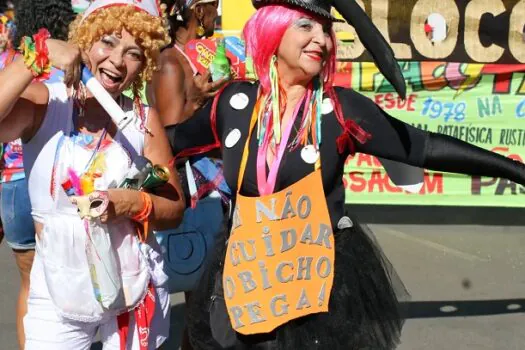 Causas internacionais dão o tom do carnaval do Pacotão em Brasília