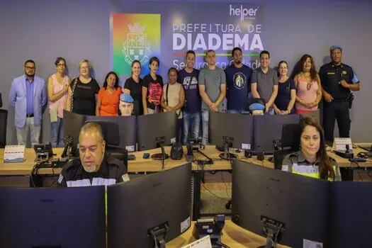 Comitiva da Igreja Matriz de Diadema visita Centro Integrado de Monitoramento