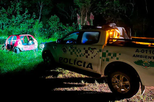 PM Ambiental prende homem desmanchando carro em Paranapiacaba