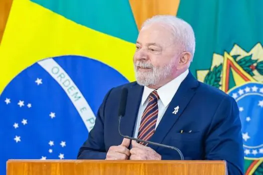 Lula sanciona, com veto, projeto que proíbe saidinha de presos