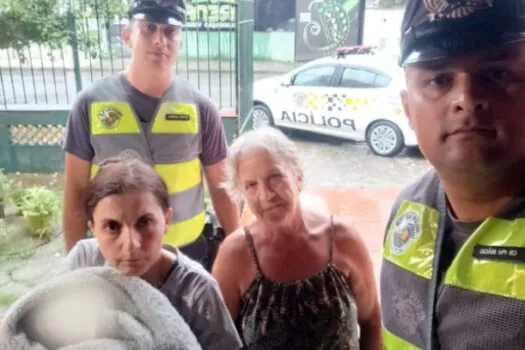 “Verdadeiros anjos”, diz avó de bebê de 21 dias salva de engasgo por PMs Rodoviários