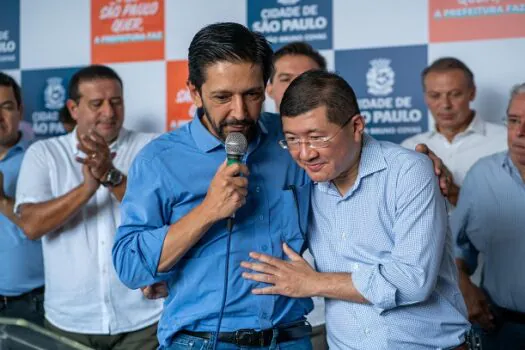 Prefeito Ricardo Nunes inaugura Descomplica SP Lapa e faz elogios a Taka Yamauchi 