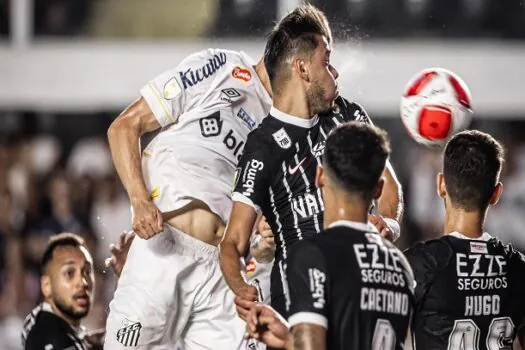 Santos vence sob olhares de Neymar e afunda Corinthians na crise