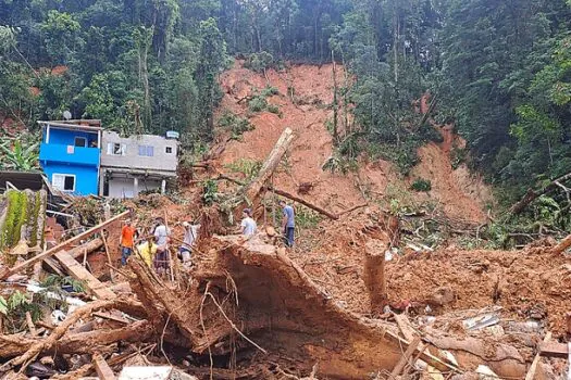 Um ano após tragédia em São Sebastião, ações de governos atrasam e não eliminam riscos