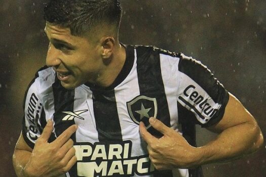 Savarino brilha, Botafogo derrota Volta Redonda e dorme no G-4 do Campeonato Carioca