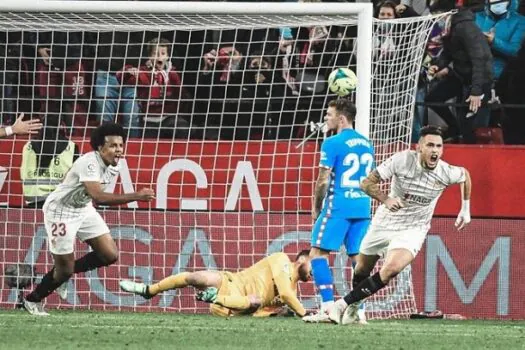 Sevilla derrota Atlético de Madrid por 1 a 0 em grande jogo pelo Espanhol