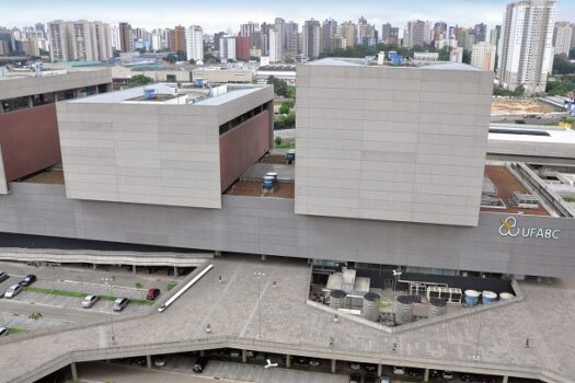 Grande ABC abre seleção de professores para programa regional de qualificação de jovens