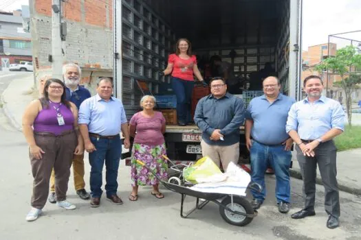 Prefeito da cidade de João Ramalho conhece programa Moeda Verde