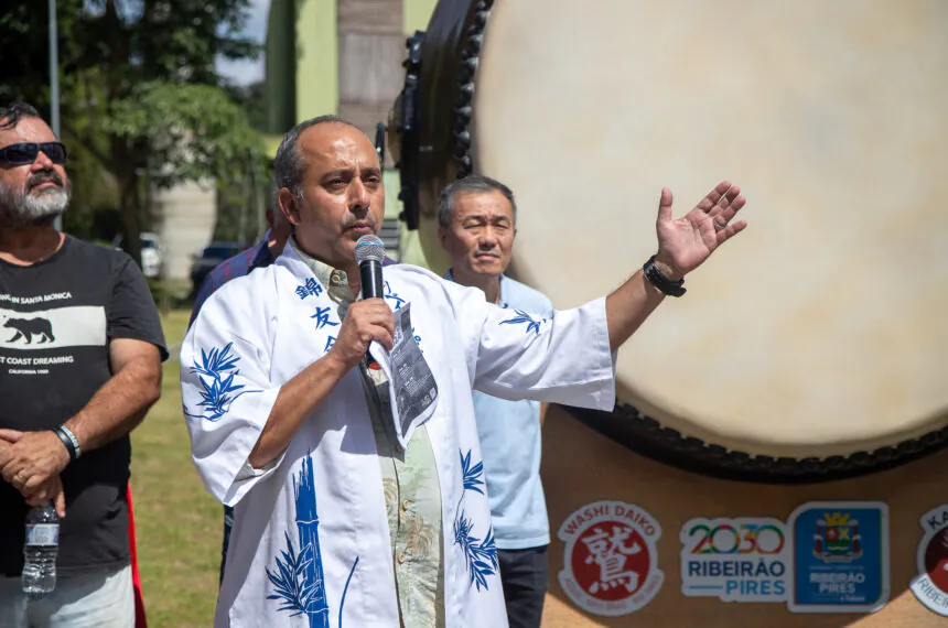 Prefeito Guto Volpi na cerimônia de hoje (02) em Ribeirão Pires