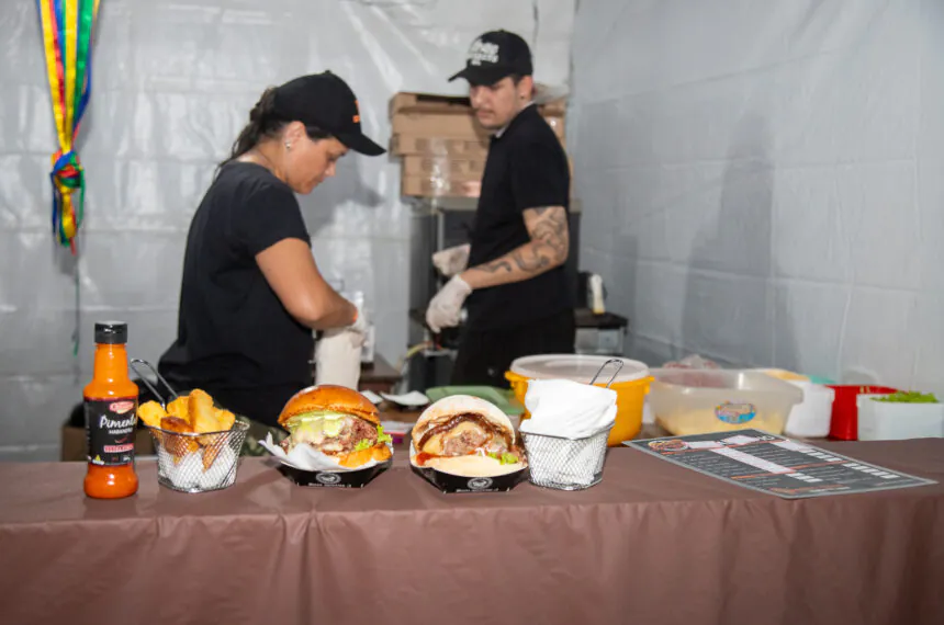 Aniversário de Ribeirão Pires tem presença das opções gastronômicas da 2ª Entoada Nordestina na cidade; veja as imagens e escolha o seu prato para o final de semana