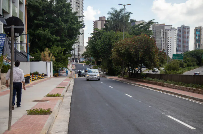 Trecho da Avenida José Caballero que passou pela requalificação de vias