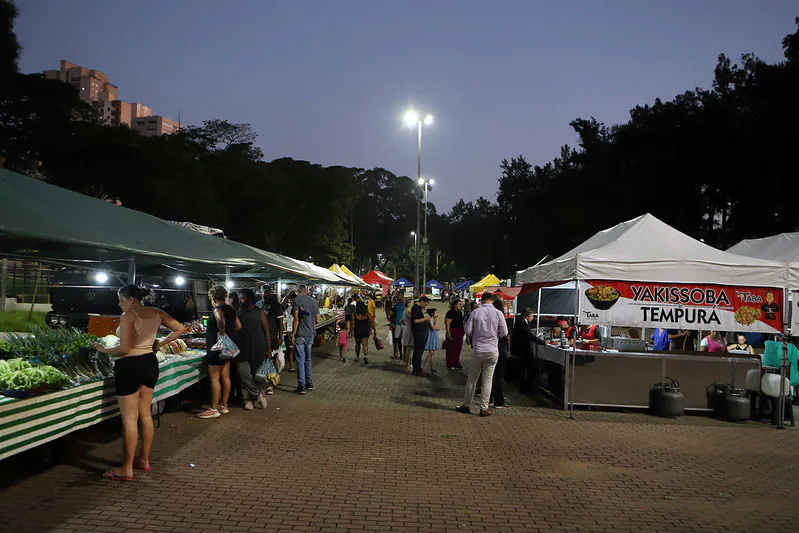 Feira-Noturna-da-Praca-da-Moca