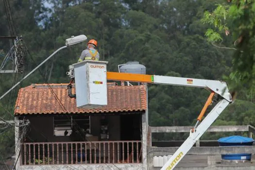 Diadema começa trocar lâmpadas de sódio por luzes de LED