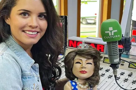 Mona Vilardo exalta o legado feminino no rádio em novo programa