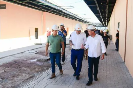 Prefeito Orlando Morando acompanha etapa final de obras do Outlet Premium de São Bernardo