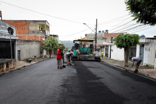 Diadema conclui recapeamento de 80 ruas e começa a sinalização horizontal