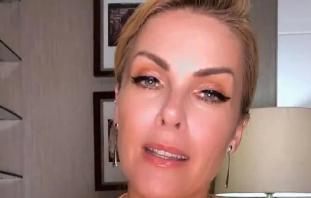 ana-hickmann