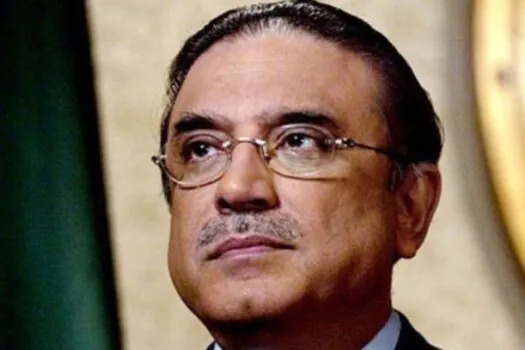 Parlamentares elegem Asif Ali Zardari como presidente do Paquistão