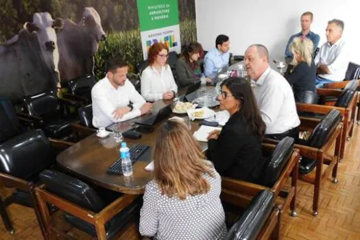 Missão do Reino Unido destaca transparência do Brasil em relação ao controle da gripe aviária