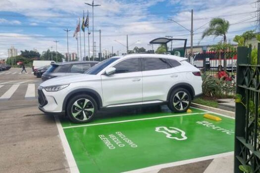 Continental Shopping inaugura estação de recarga para carros elétricos