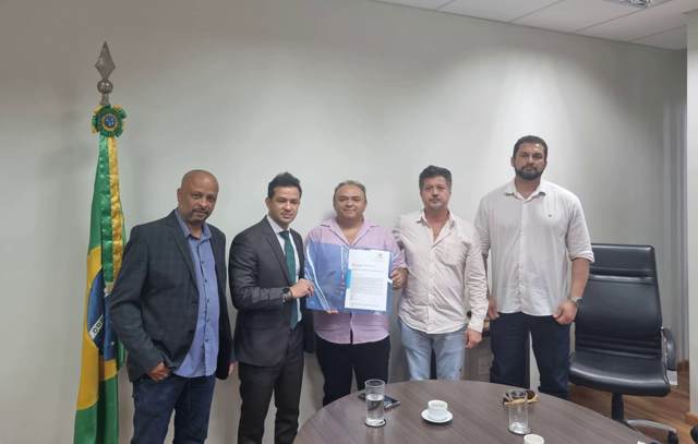 Consórcio ABC reforça em Brasília diálogo para manter produção de tinta automotiva na região