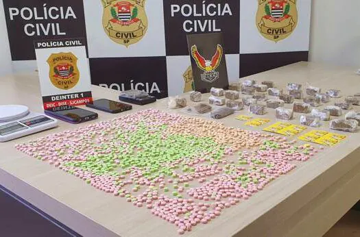 Deic de São José dos Campos prende irmãos com mais de 2,3 mil porções de drogas