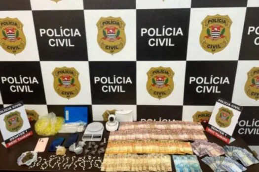 Polícia Civil detém três em flagrante e apreende mais de 110 porções de drogas em Tremembé